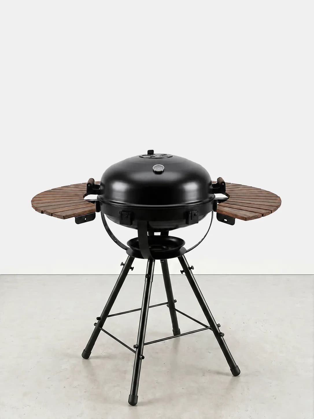 BAZZ360 Çift Kanatlı bahçe barbekü modeli — Karşılıklı iki İroko tabla, kapaklı kömür barbeküsü